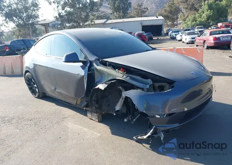 2023 Tesla Model Y Awd/Long Range Dual Motor All-Wheel Drive from USA, damaged, VIN 7SAYGAEE4PF609339